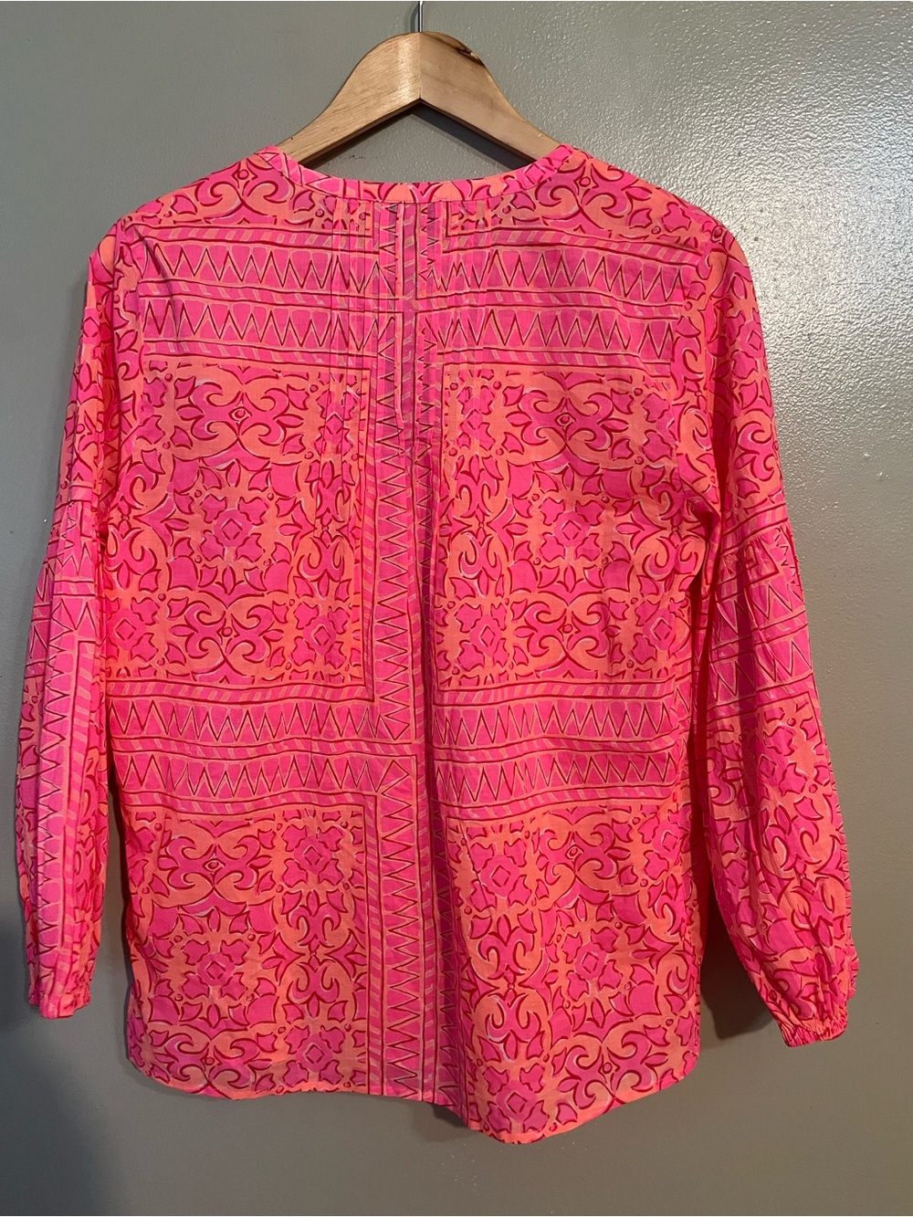 Vineyard vines Women’s Pink Printed Peasant Blouse with Tassel Tie - Picture 8 of 12